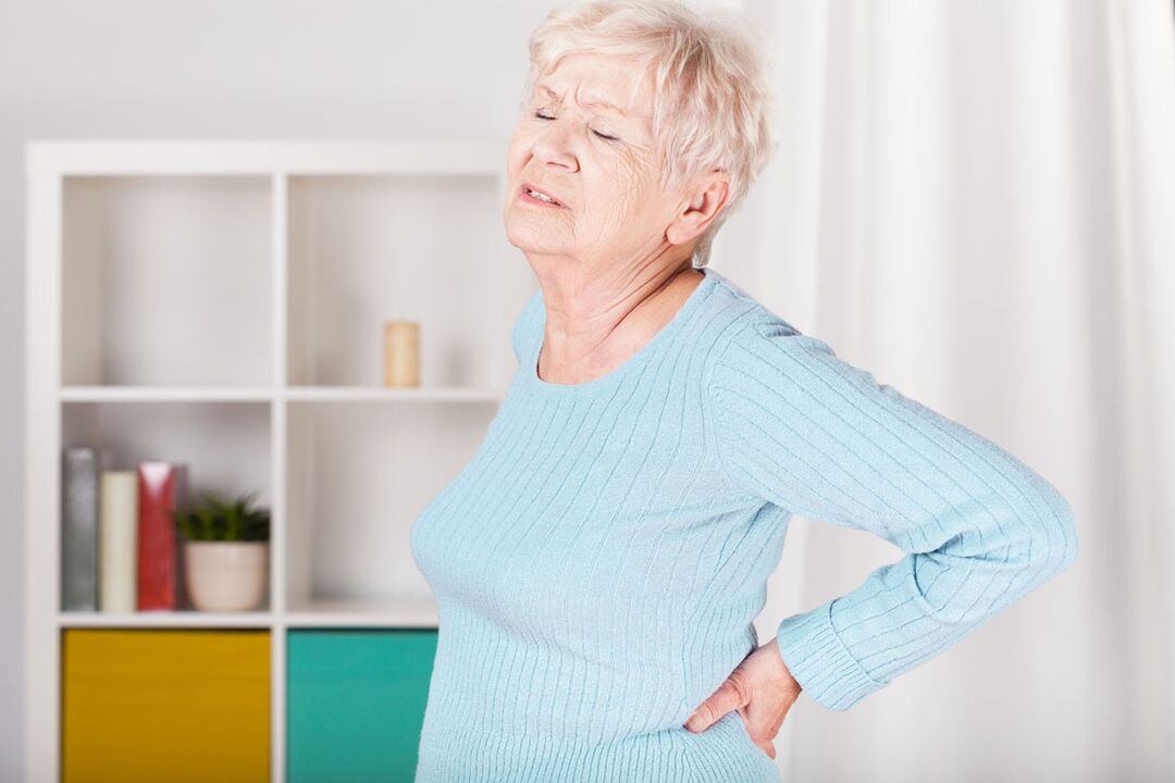 Women's lower back pain may be the cause of osteochondrosis